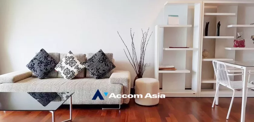  1 Bedroom  Condominium For Sale in Sukhumvit, Bangkok  near BTS Thong Lo (AA32248)