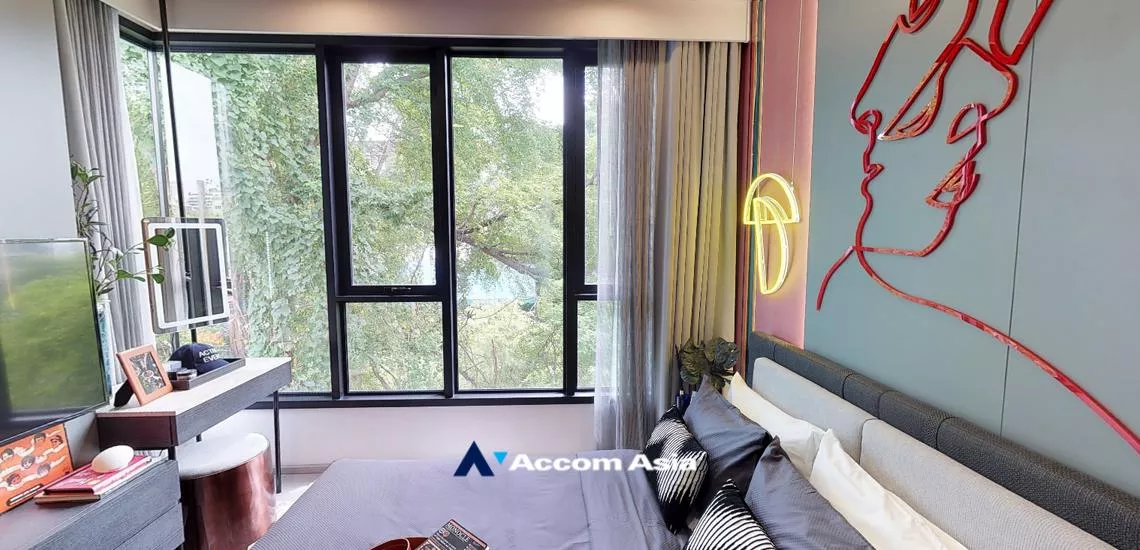  2 Bedrooms  Condominium For Sale in Sukhumvit, Bangkok  near BTS Ekkamai (AA32256)