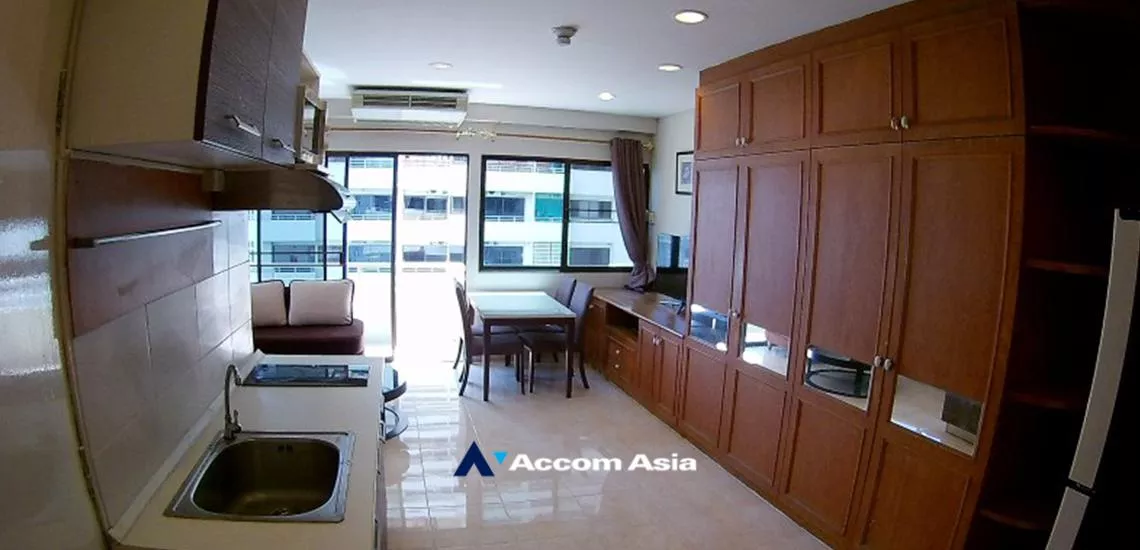  1 Bedroom  Condominium For Rent in Sukhumvit, Bangkok  near BTS Nana (AA32274)