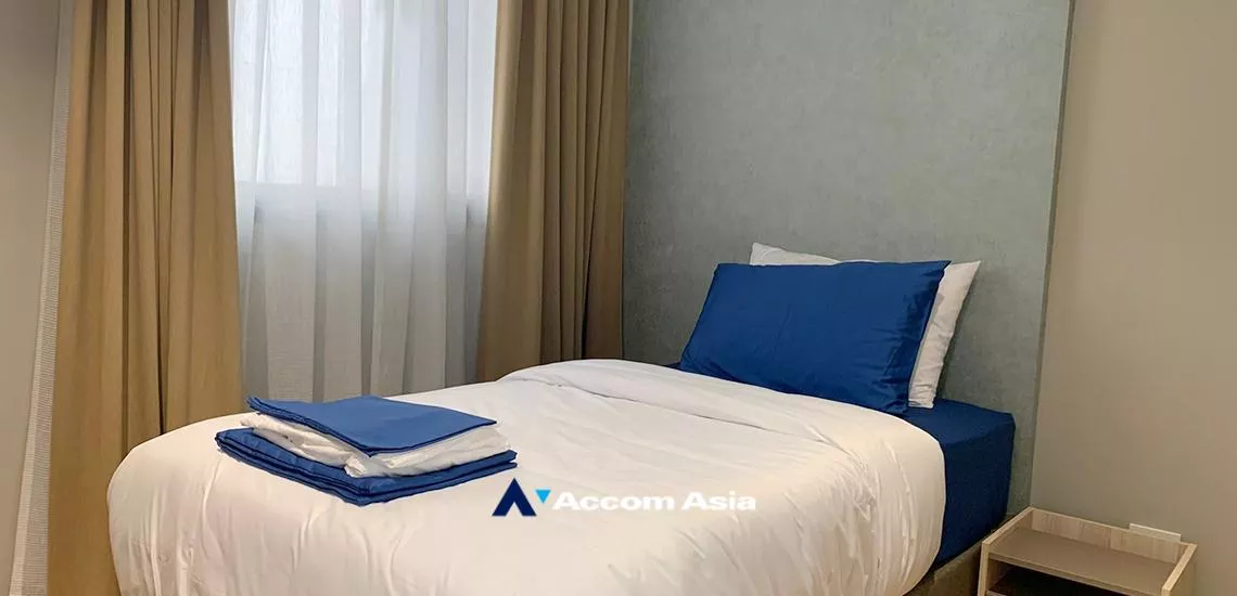  2 Bedrooms  Apartment For Rent in Sukhumvit, Bangkok  near BTS Phrom Phong (AA32296)