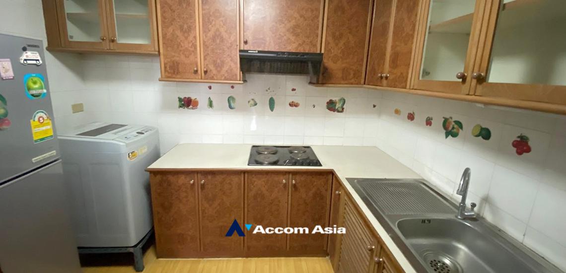  2 Bedrooms  Condominium For Sale in Sukhumvit, Bangkok  near BTS Phrom Phong (AA32298)