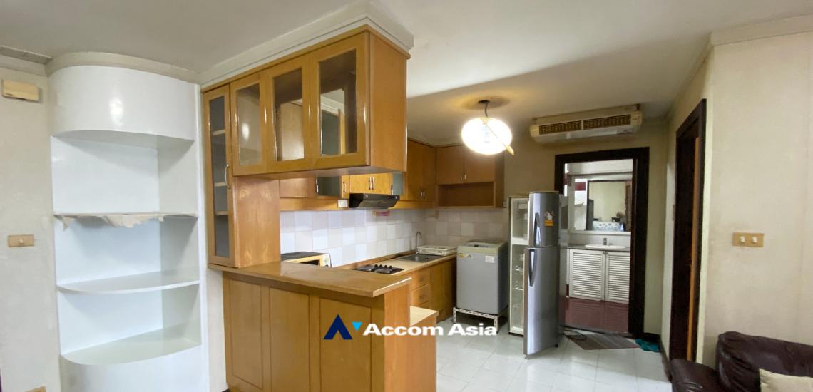  2 Bedrooms  Condominium For Sale in Sukhumvit, Bangkok  near BTS Phrom Phong (AA32300)