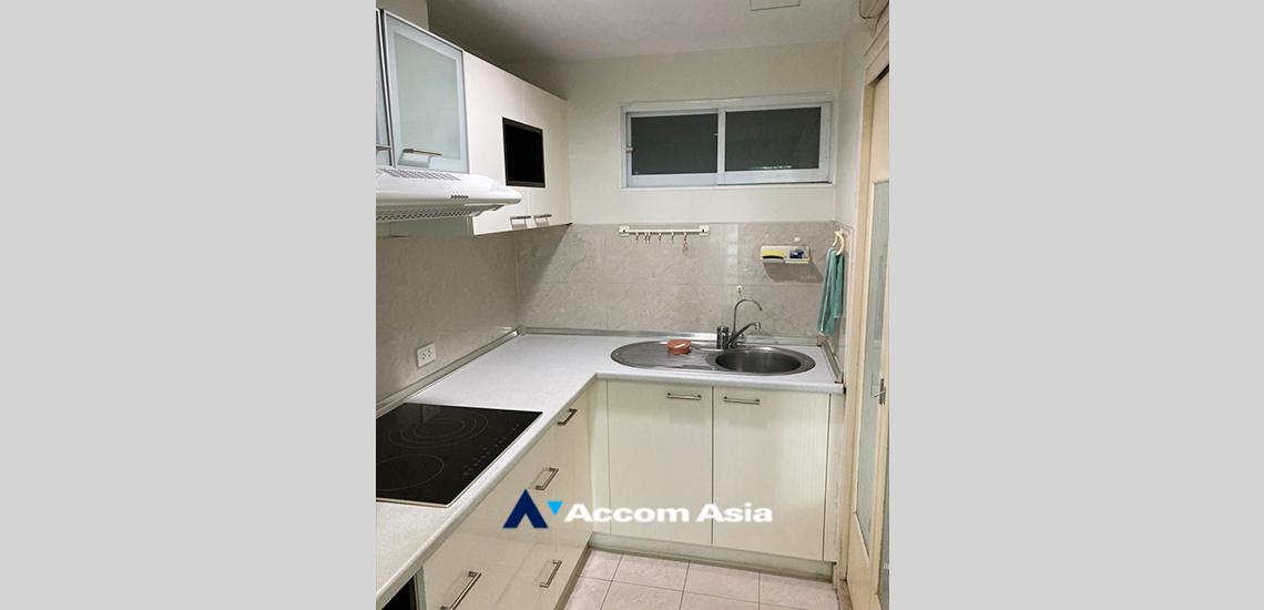  2 Bedrooms  Condominium For Rent in Sukhumvit, Bangkok  near BTS Phrom Phong (AA32306)