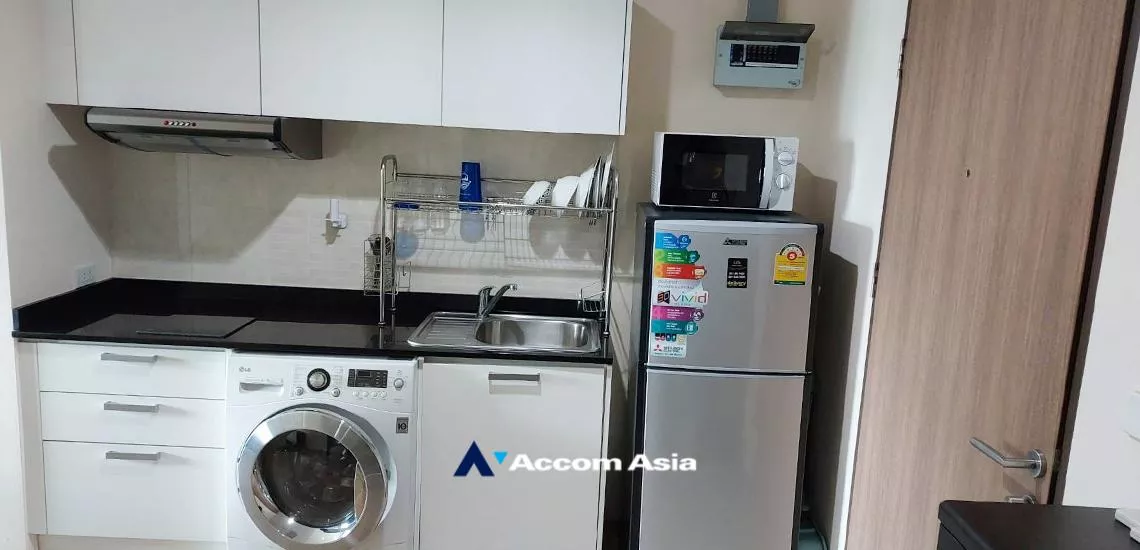  1 Bedroom  Condominium For Sale in Sukhumvit, Bangkok  near BTS Thong Lo (AA32317)