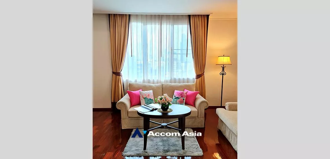 Pet friendly |  3 Bedrooms  Apartment For Rent in Sukhumvit, Bangkok  near BTS Phrom Phong (AA32353)