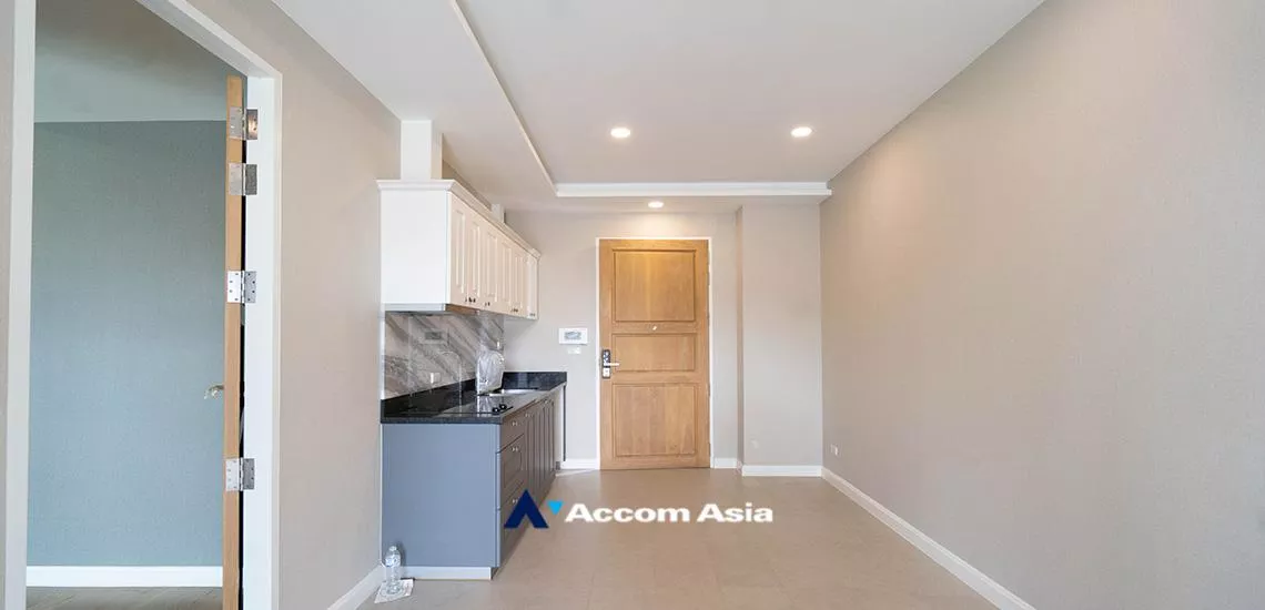  1 Bedroom  Condominium For Sale in Sukhumvit, Bangkok  near BTS Thong Lo (AA32381)