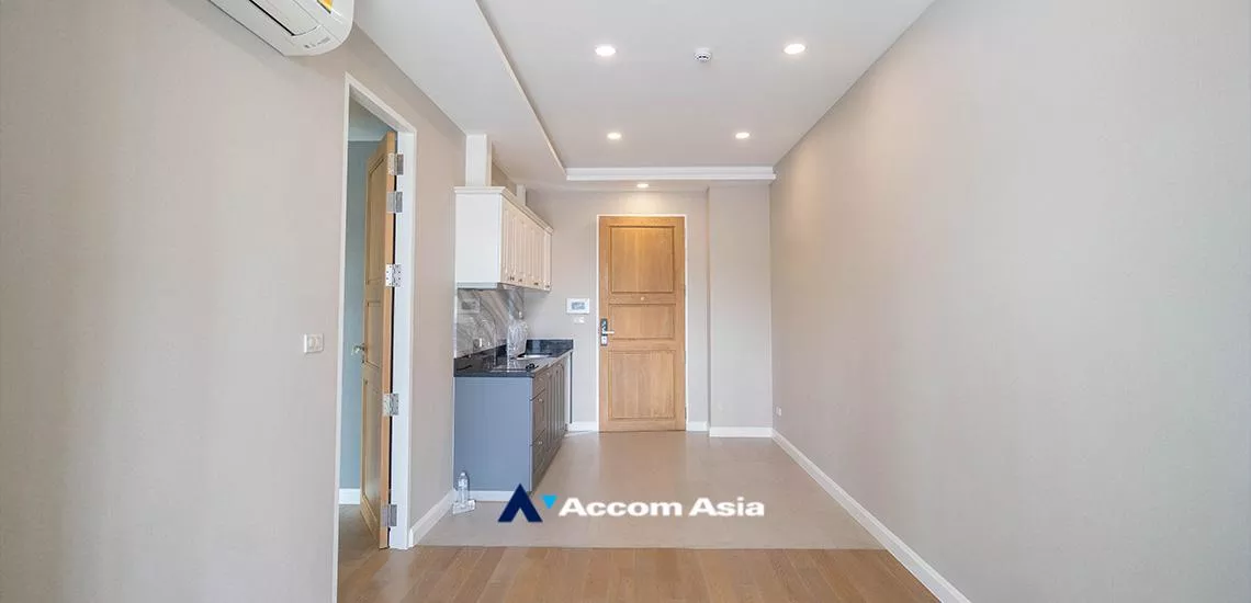  1 Bedroom  Condominium For Sale in Sukhumvit, Bangkok  near BTS Thong Lo (AA32381)