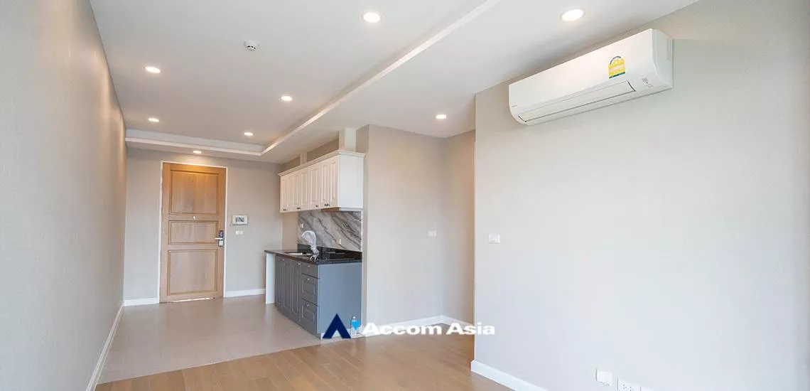  1 Bedroom  Condominium For Sale in Sukhumvit, Bangkok  near BTS Thong Lo (AA32382)