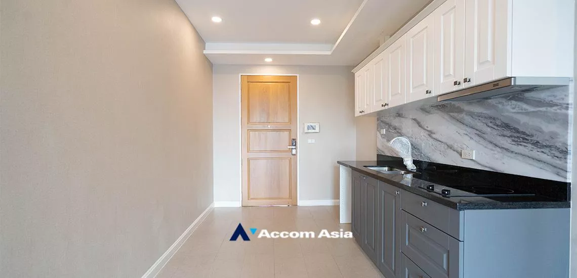  1 Bedroom  Condominium For Sale in Sukhumvit, Bangkok  near BTS Thong Lo (AA32382)