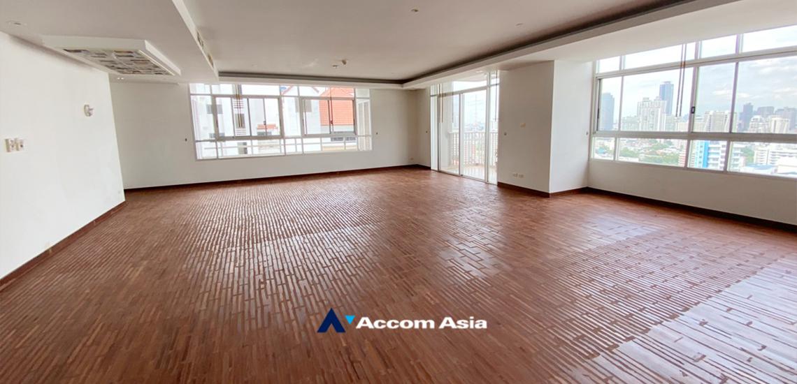 Pet friendly |  3 Bedrooms  Apartment For Rent in Sukhumvit, Bangkok  near BTS Asok - MRT Sukhumvit (AA32387)