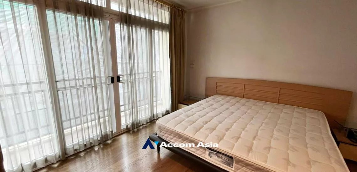  2 Bedrooms  Condominium For Rent in Sukhumvit, Bangkok  near BTS Asok - MRT Sukhumvit (AA32408)