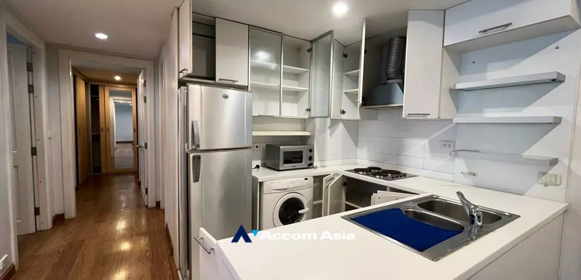  2 Bedrooms  Condominium For Rent in Sukhumvit, Bangkok  near BTS Asok - MRT Sukhumvit (AA32408)