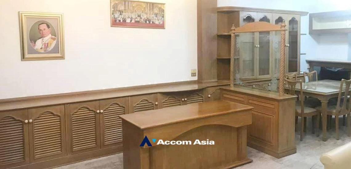 10  4 br Townhouse For Rent in sukhumvit ,Bangkok BTS Phra khanong AA32424