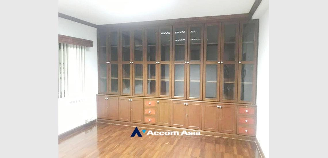 28  4 br Townhouse For Rent in sukhumvit ,Bangkok BTS Phra khanong AA32424