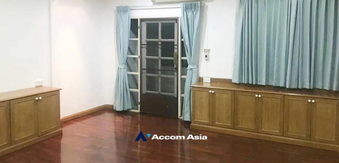 26  4 br Townhouse For Rent in sukhumvit ,Bangkok BTS Phra khanong AA32424