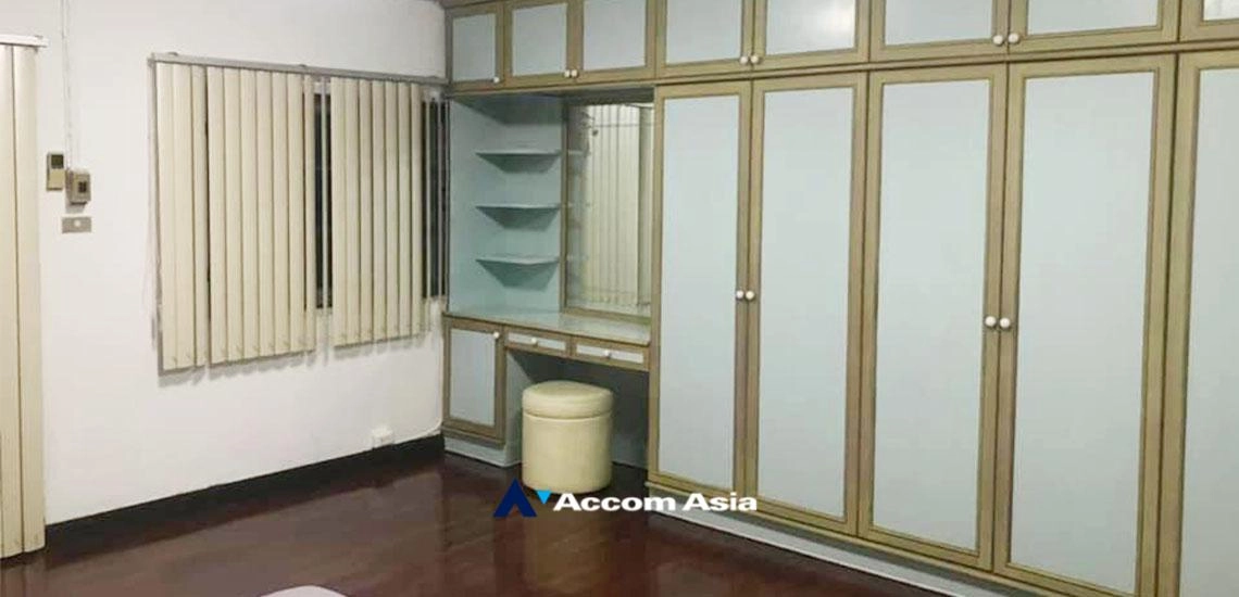 27  4 br Townhouse For Rent in sukhumvit ,Bangkok BTS Phra khanong AA32424