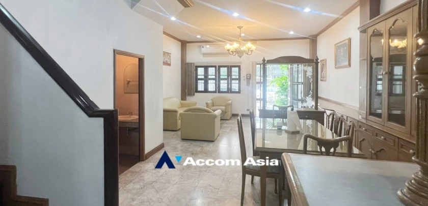 5  4 br Townhouse For Rent in sukhumvit ,Bangkok BTS Phra khanong AA32424