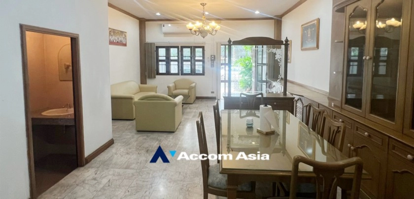 Home Office |  4 Bedrooms  Townhouse For Rent in Sukhumvit, Bangkok  near BTS Phra khanong (AA32424)