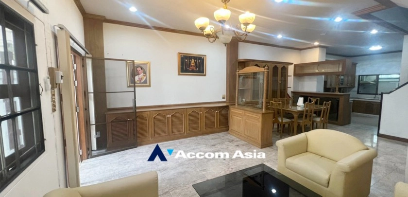 6  4 br Townhouse For Rent in sukhumvit ,Bangkok BTS Phra khanong AA32424