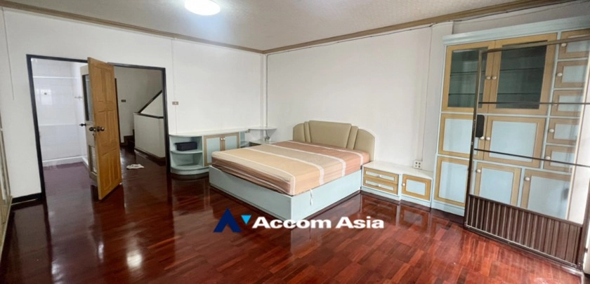 14  4 br Townhouse For Rent in sukhumvit ,Bangkok BTS Phra khanong AA32424