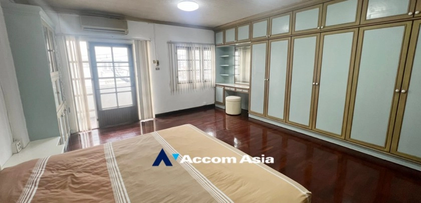 19  4 br Townhouse For Rent in sukhumvit ,Bangkok BTS Phra khanong AA32424