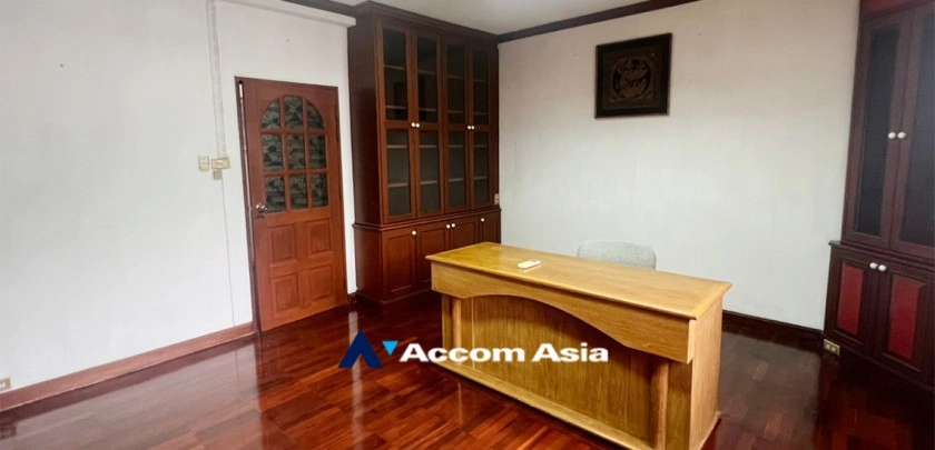 24  4 br Townhouse For Rent in sukhumvit ,Bangkok BTS Phra khanong AA32424