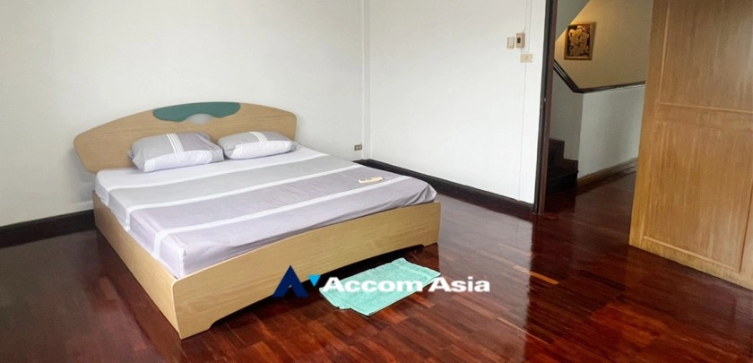 20  4 br Townhouse For Rent in sukhumvit ,Bangkok BTS Phra khanong AA32424