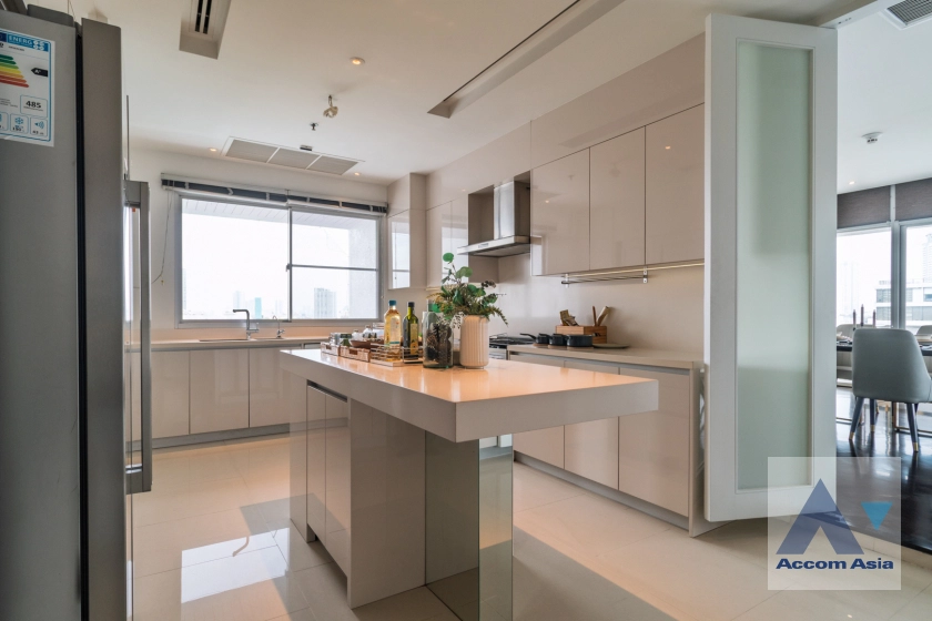 7  4 br Apartment For Rent in Sathorn ,Bangkok BTS Chong Nonsi at The Contemporary Living AA32429