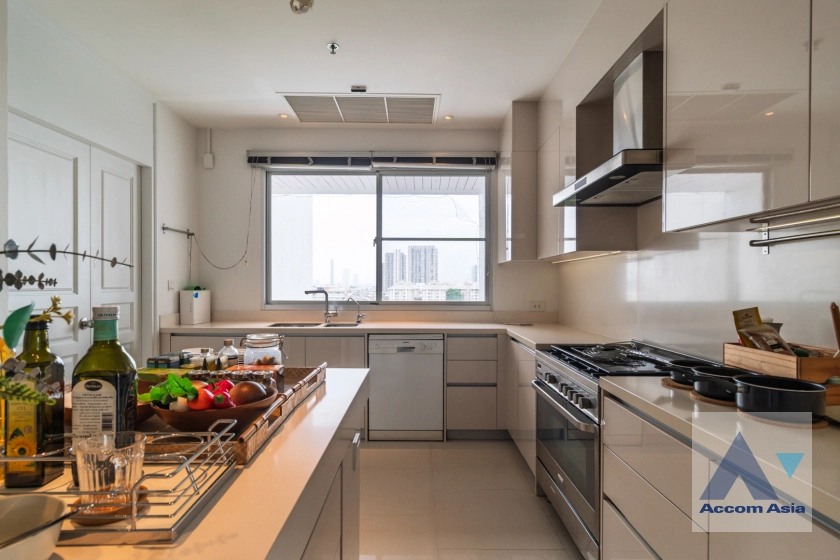 8  4 br Apartment For Rent in Sathorn ,Bangkok BTS Chong Nonsi at The Contemporary Living AA32429