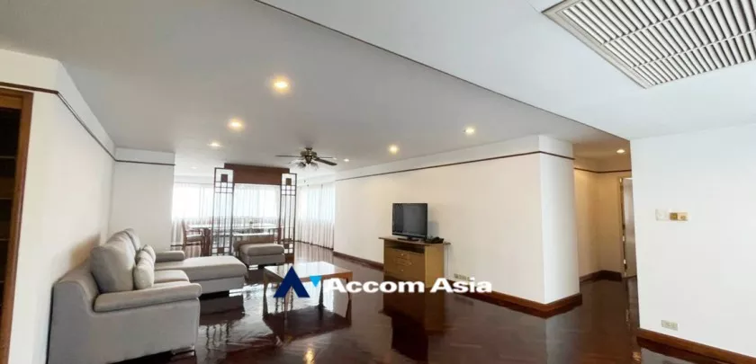 Pet friendly |  2 Bedrooms  Apartment For Rent in Sukhumvit, Bangkok  near BTS Nana (AA32482)