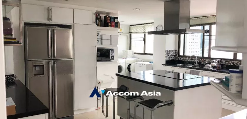 Pet friendly |  2 Bedrooms  Apartment For Rent in Sukhumvit, Bangkok  near BTS Asok - MRT Sukhumvit (AA32486)