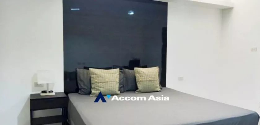  2 Bedrooms  Condominium For Rent in Sukhumvit, Bangkok  near BTS Phrom Phong (AA32496)