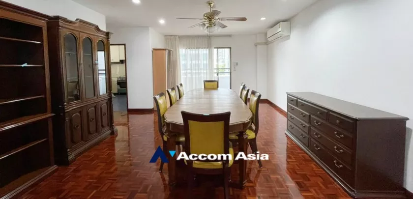 Pet friendly |  3 Bedrooms  Apartment For Rent in Sukhumvit, Bangkok  near BTS Phrom Phong (AA32516)