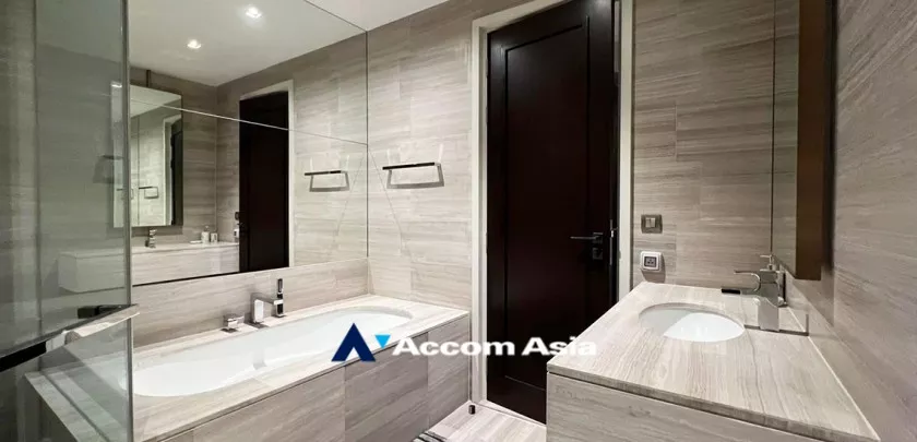  1 Bedroom  Condominium For Rent & Sale in Sukhumvit, Bangkok  near BTS Phrom Phong (AA32547)