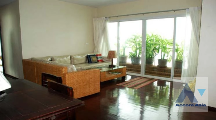  2 Bedrooms  Condominium For Rent in Sukhumvit, Bangkok  near BTS Thong Lo (24675)