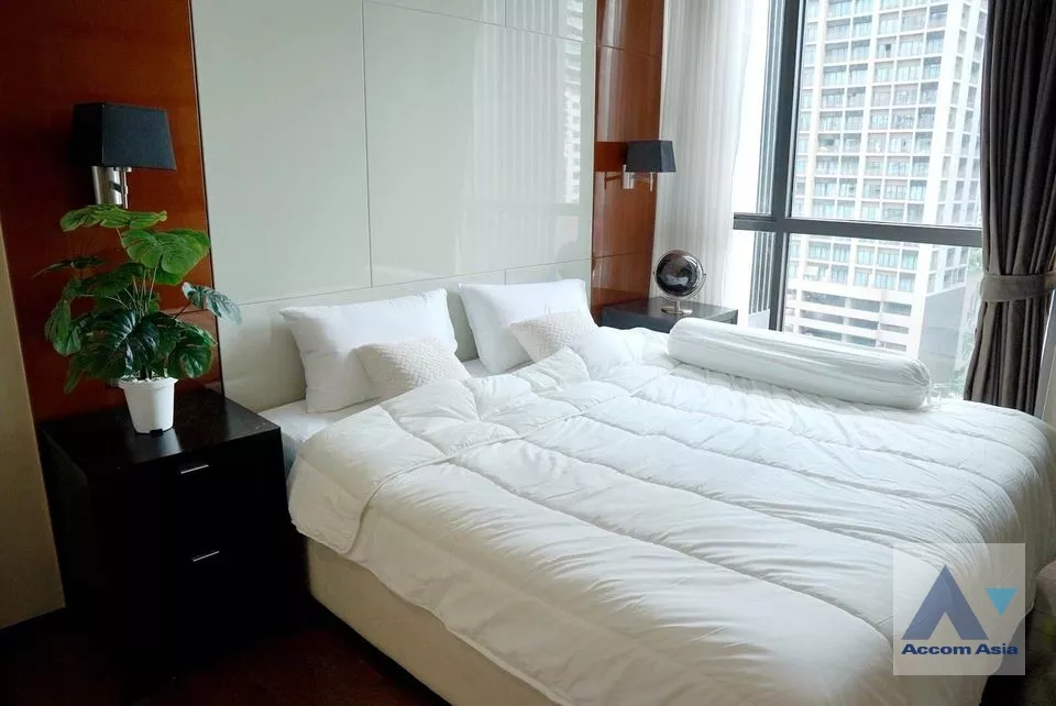  1 Bedroom  Condominium For Rent & Sale in Sukhumvit, Bangkok  near BTS Phrom Phong (AA32571)