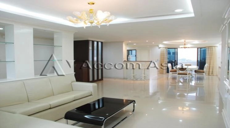 Big Balcony |  3 Bedrooms  Condominium For Rent & Sale in Sukhumvit, Bangkok  near BTS Ekkamai (24676)