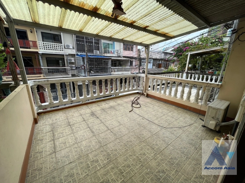 24  3 br Townhouse for rent and sale in sukhumvit ,Bangkok BTS Ekkamai AA32594