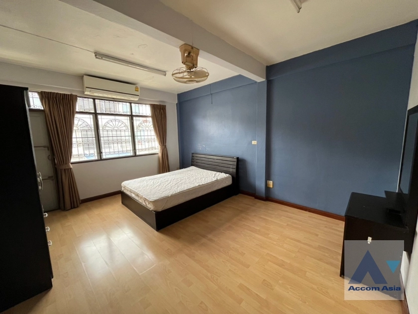 7  3 br Townhouse for rent and sale in sukhumvit ,Bangkok BTS Ekkamai AA32594