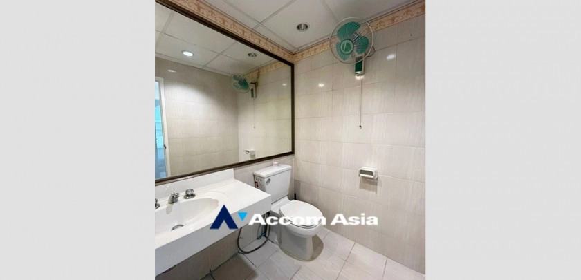 10  3 br Apartment For Rent in Sukhumvit ,Bangkok BTS Asok - MRT Sukhumvit at Easy to access BTS and MRT AA32596