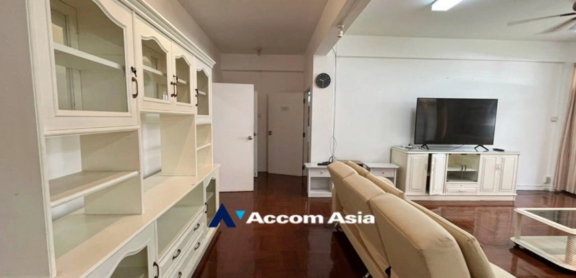 Pet friendly |  3 Bedrooms  Apartment For Rent in Sukhumvit, Bangkok  near BTS Asok - MRT Sukhumvit (AA32596)