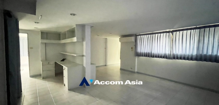 10  4 br House For Sale in sukhumvit ,Bangkok BTS Phra khanong AA32599