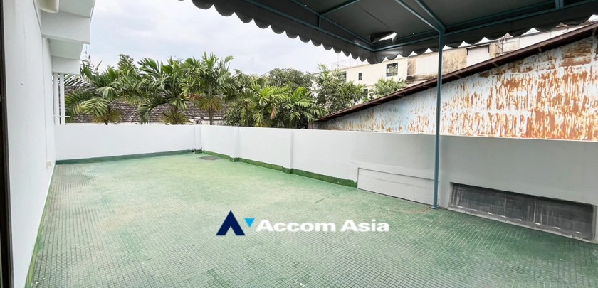 13  4 br House For Sale in sukhumvit ,Bangkok BTS Phra khanong AA32599