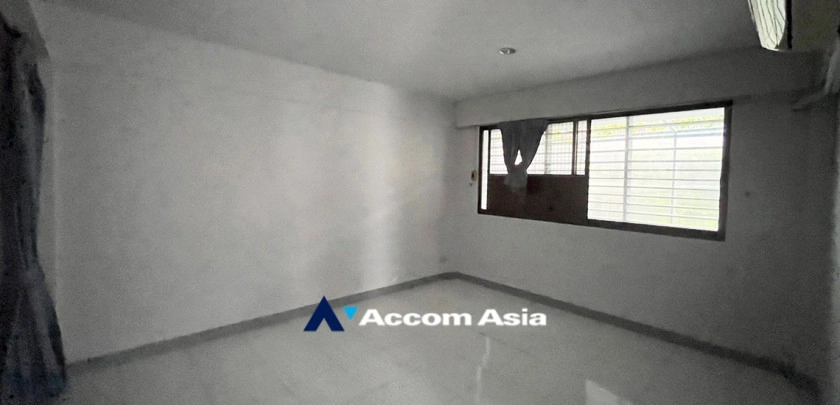 11  4 br House For Sale in sukhumvit ,Bangkok BTS Phra khanong AA32599