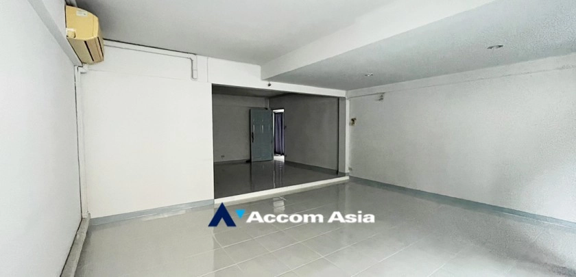 8  4 br House For Sale in sukhumvit ,Bangkok BTS Phra khanong AA32599