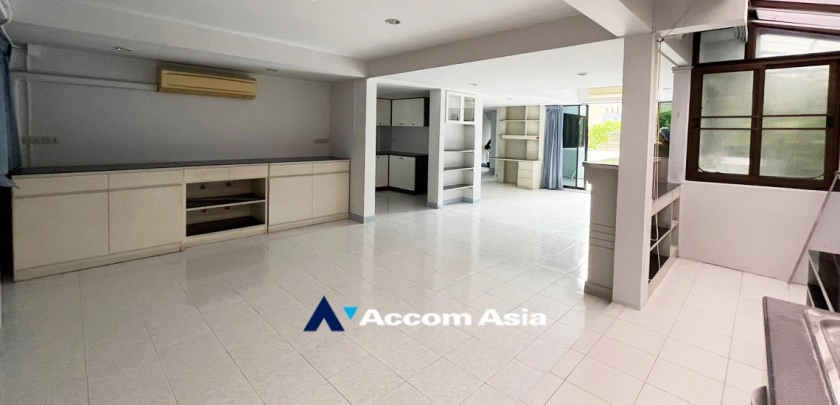 5  4 br House For Sale in sukhumvit ,Bangkok BTS Phra khanong AA32599