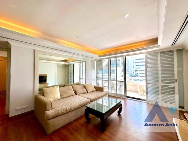  2 Bedrooms  Condominium For Rent in Ploenchit, Bangkok  near BTS Chitlom (24679)