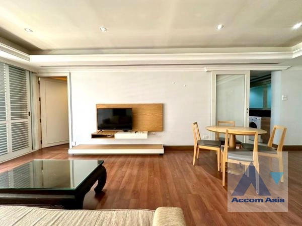  2 Bedrooms  Condominium For Rent in Ploenchit, Bangkok  near BTS Chitlom (24679)