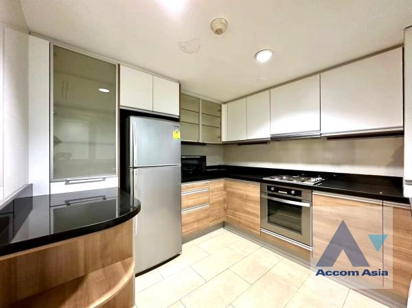  2 Bedrooms  Condominium For Rent in Ploenchit, Bangkok  near BTS Chitlom (24679)