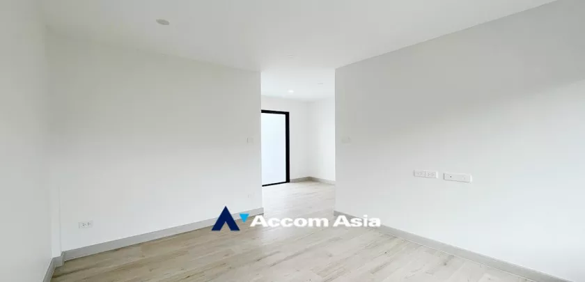 12  3 br Townhouse For Rent in Sukhumvit ,Bangkok BTS Phra khanong AA32652